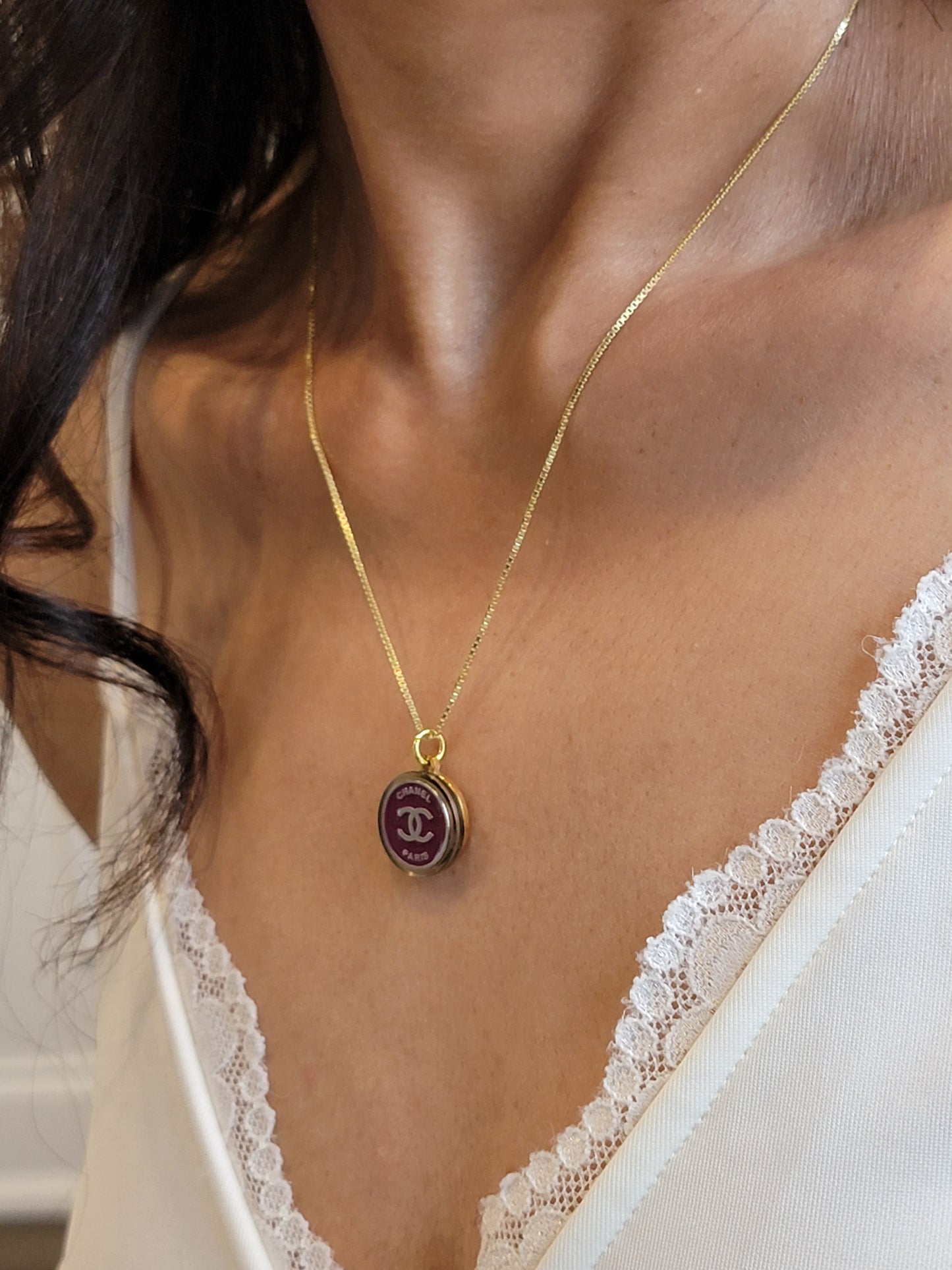 PURPLE AND GOLD CHANEL PARIS VITAGE BUTTON NECKLACE
