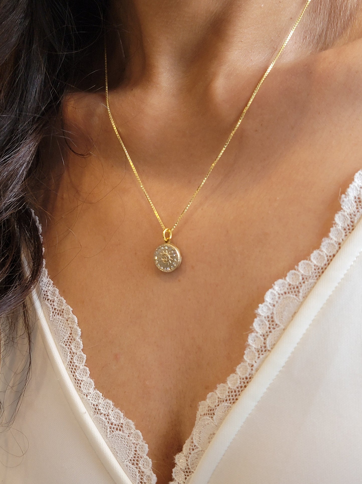 CRYSTAL AND GOLD SUN RAY CHANEL VINTAGE BUTTON NECKLACE