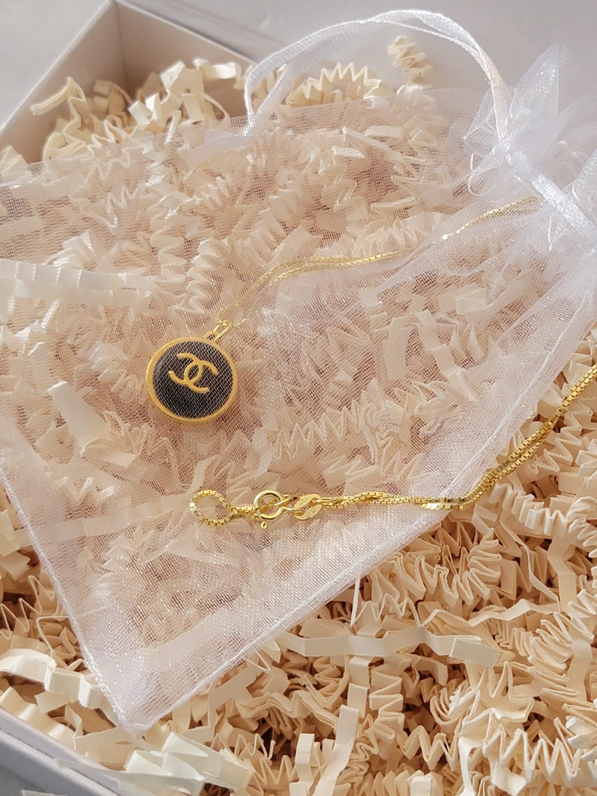 BURGUNDY WITH GOLD CC CHANEL VINTAGE BUTTON NECKLACE