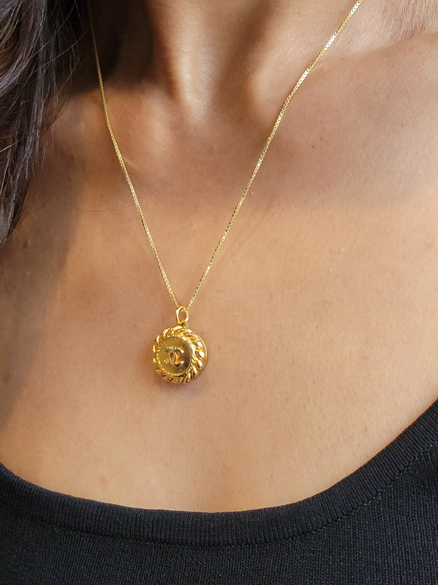 GOLD ROPE CHANEL VINTAGE BUTTON